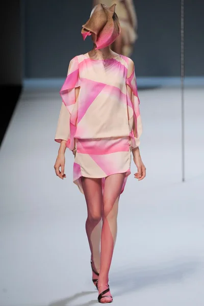 Look 28